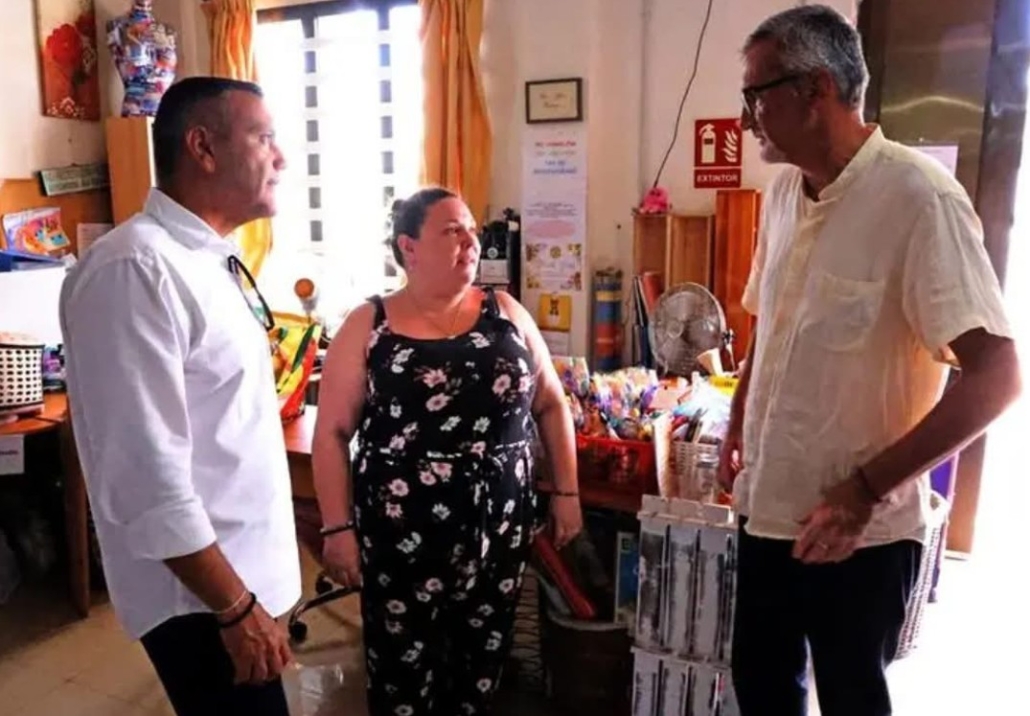 El Atico volunteers — the 30-strong team that keeps the shop and donations running