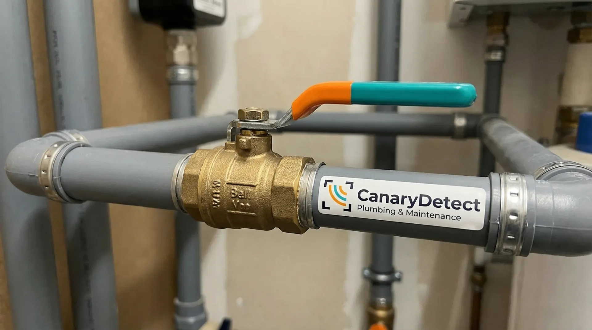 Instalación de válvula de bola de latón con marca Canary Detect