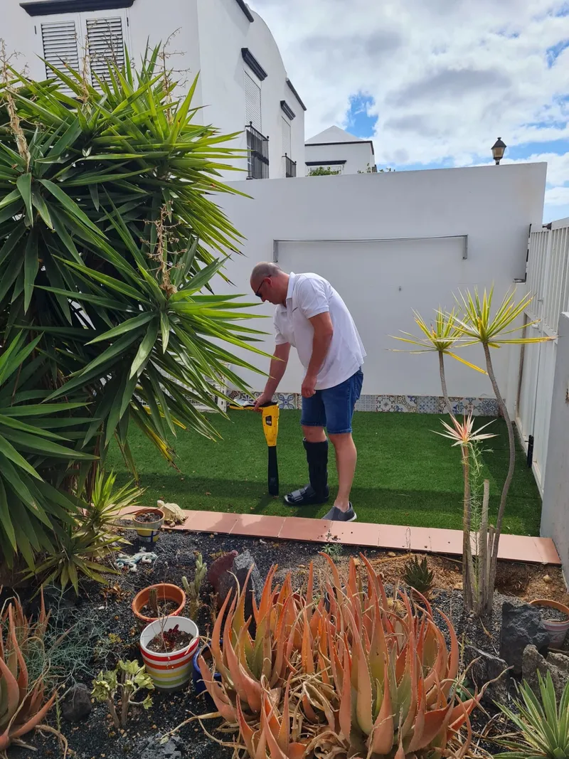 Underground pipe detection in villa garden